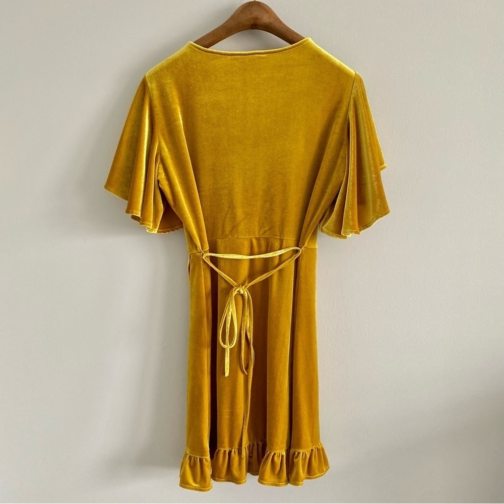 Jack by BB Dakota Velour Fit & Flare Wrap Dress Size S/M - Picture 2 of 9